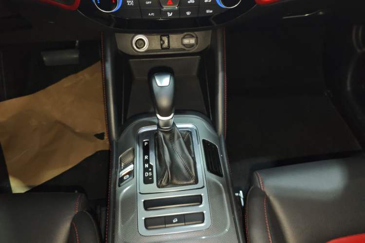 Used CHANGAN CS55 2017 1.5T Automatic Colorful Edition Gear Lever