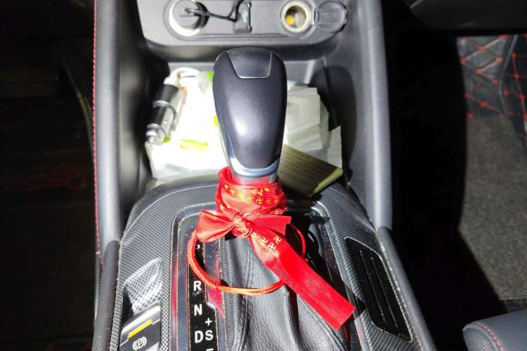 Used CHANGAN CS55 2017 1.5T Automatic Colorful Edition Gear Lever