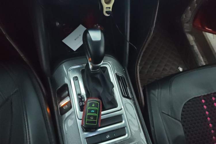 Used CHANGAN CS55 2017 1.5T Automatic Colorful Edition Gear Lever