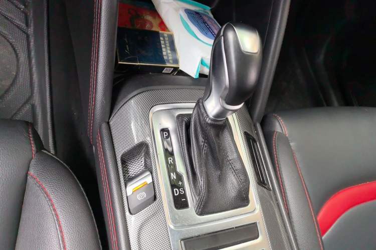 Used CHANGAN CS55 2017 1.5T Automatic Colorful Edition Gear Lever