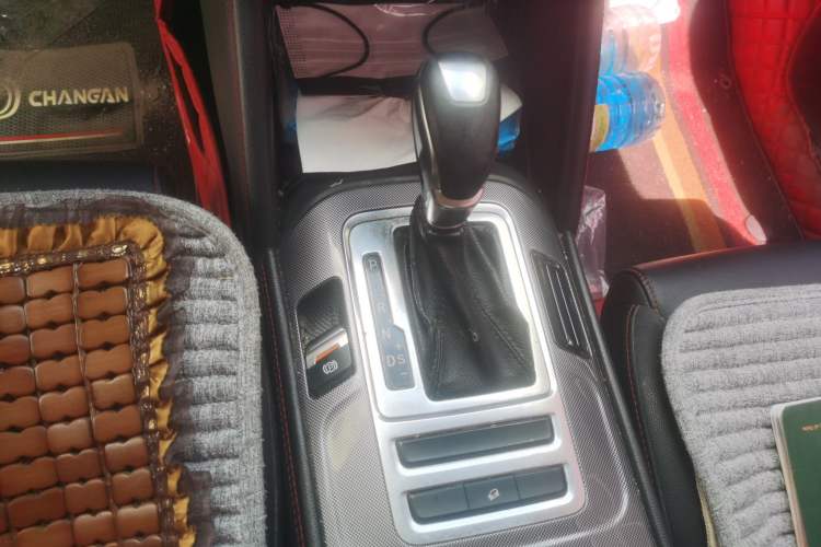 Used CHANGAN CS55 2017 1.5T Automatic Colorful Edition Gear Lever