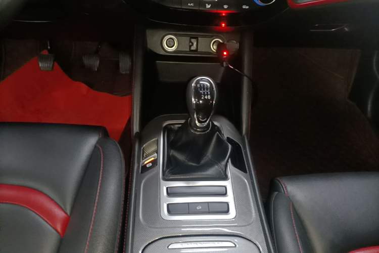 Used CHANGAN CS55 2017 1.5T Manual Colorful Edition Gear Lever