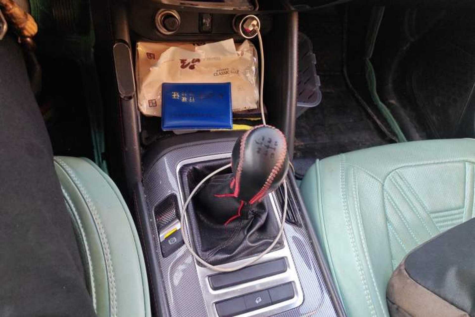 Used CHANGAN CS55 2017 1.5T Manual Colorful Edition Gear Lever