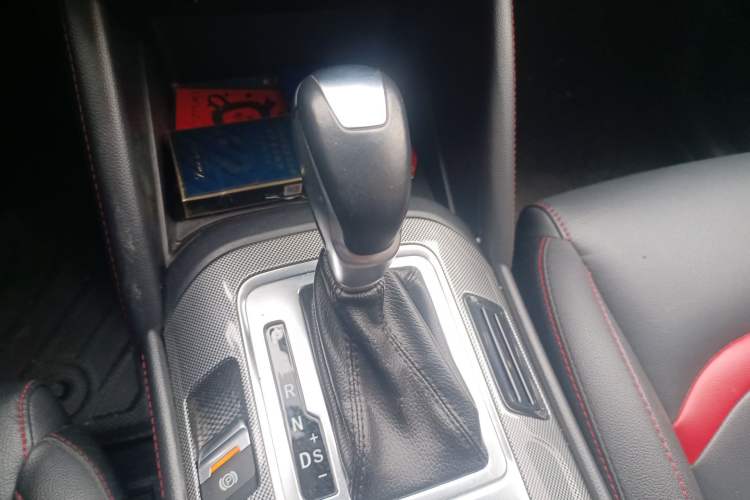 Used CHANGAN CS55 2017 1.5T Automatic Colorful Edition Gear Lever