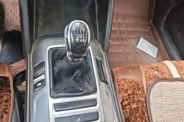 Used CHANGAN CS55 2017 1.5T Manual Colorful Edition Gear Lever