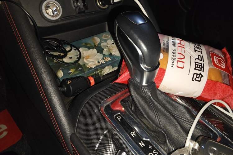 Used CHANGAN CS55 2017 1.5T Automatic Colorful Edition Gear Lever