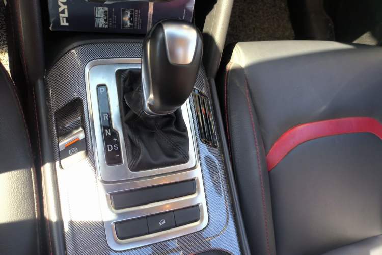 Used CHANGAN CS55 2017 1.5T Automatic Colorful Edition Gear Lever