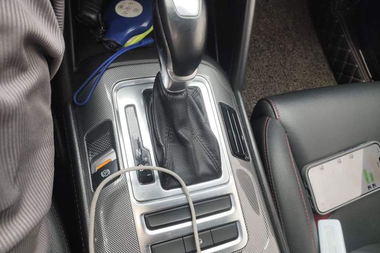 Used CHANGAN CS55 2017 1.5T Automatic Colorful Edition Gear Lever