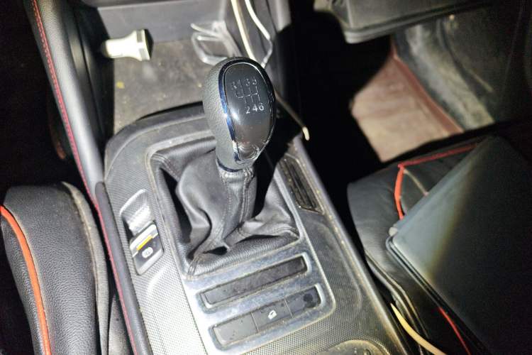 Used CHANGAN CS55 2017 1.5T Manual Colorful Edition Gear Lever