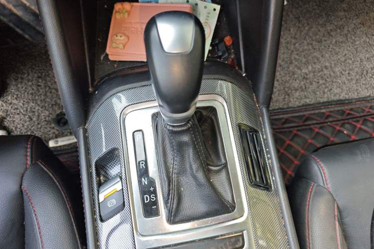 Used CHANGAN CS55 2017 1.5T Automatic Colorful Edition Gear Lever