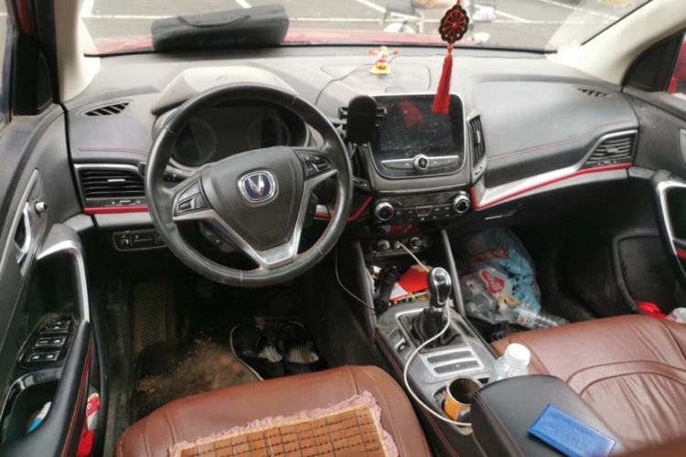 Used CHANGAN CS55 2017 1.5T Manual Colorful Edition Interior 2