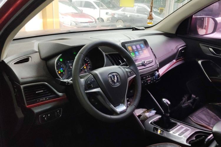 Used CHANGAN CS55 2017 1.5T Manual Colorful Edition Interior 2