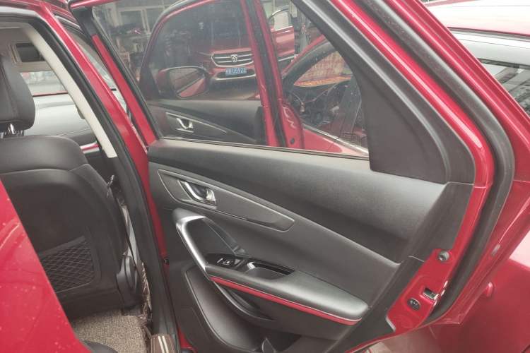 Used CHANGAN CS55 2017 1.5T Automatic Colorful Edition Interior 3