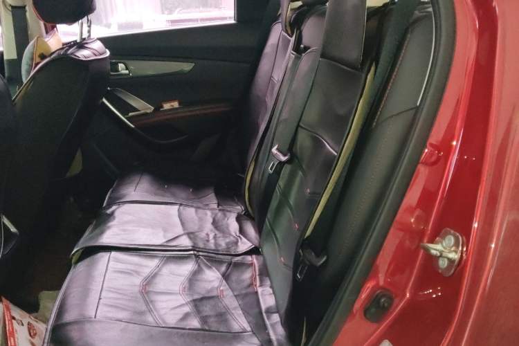 Used CHANGAN CS55 2017 1.5T Manual Colorful Edition Interior 4