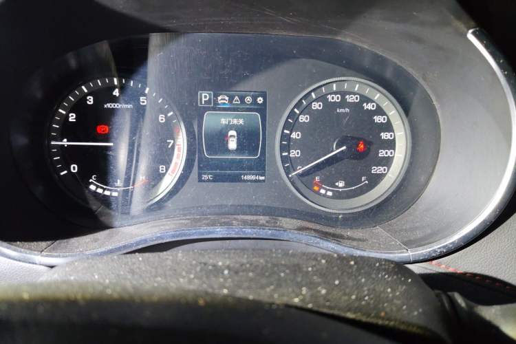 Used CHANGAN CS55 2017 1.5T Automatic Colorful Edition Odometer Close Up