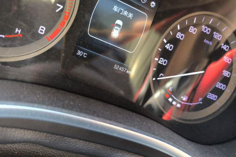 Used CHANGAN CS55 2017 1.5T Automatic Colorful Edition Odometer Close Up