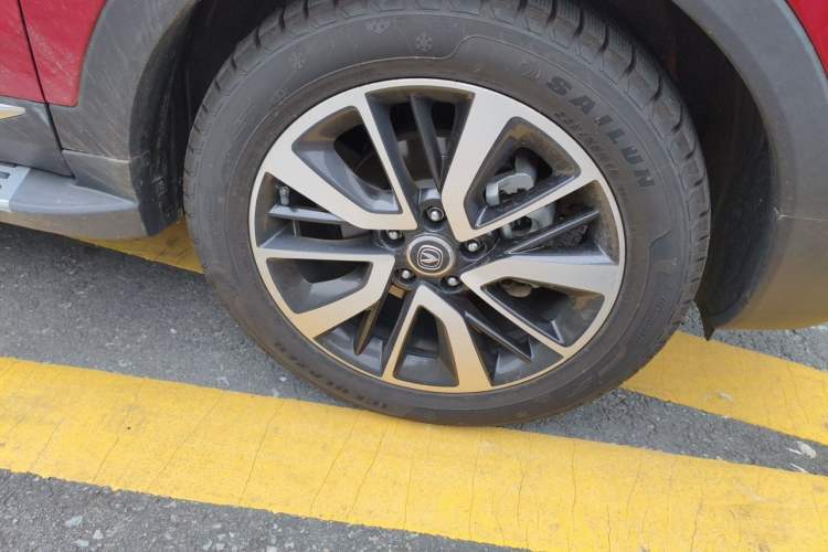 Used CHANGAN CS55 2017 1.5T Automatic Showoff Model Right Front Wheel Hub