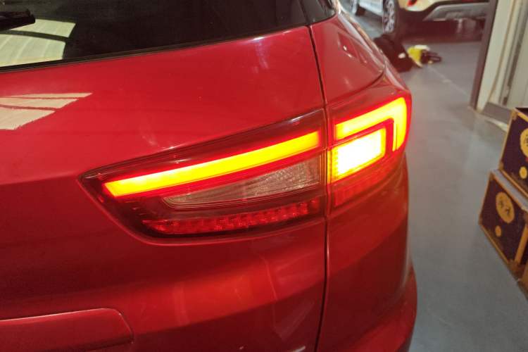 Used CHANGAN CS55 2017 1.5T Automatic Colorful Edition Right Rear Taillight