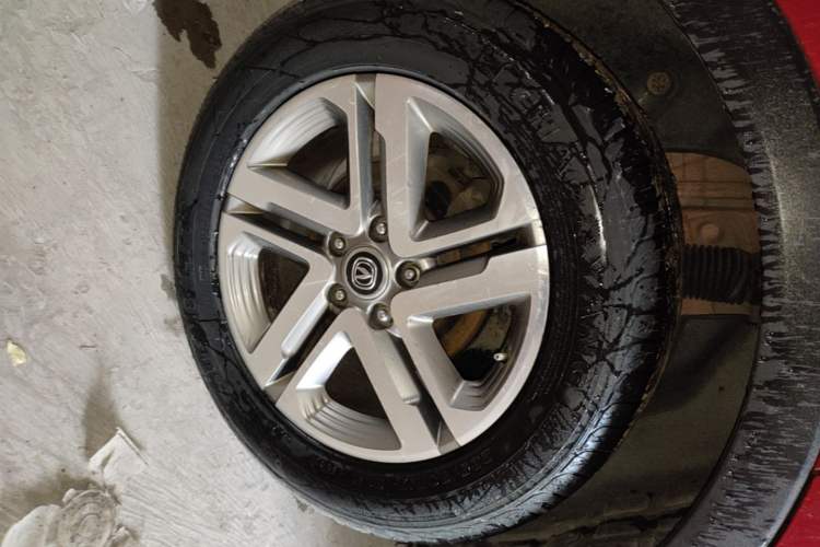 Used CHANGAN CS55 2017 1.5T Automatic Colorful Edition Right Rear Wheel Hub