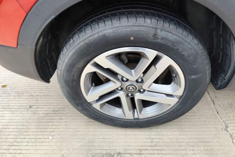 Used CHANGAN CS55 2017 1.5T Automatic Colorful Edition Right Rear Wheel Hub