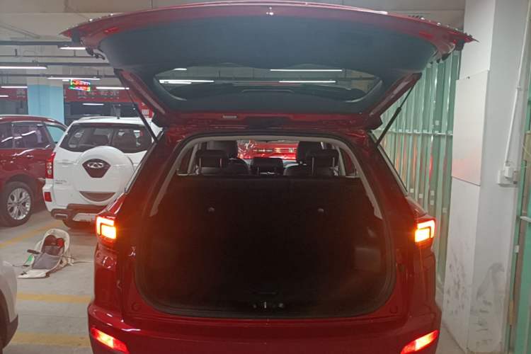 Used CHANGAN CS55 2017 1.5T Manual Colorful Edition Trunk