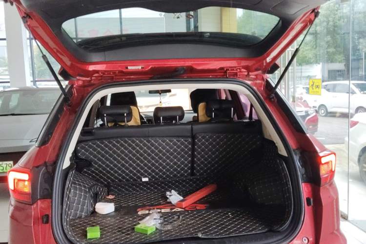 Used CHANGAN CS55 2017 1.5T Manual Colorful Edition Trunk
