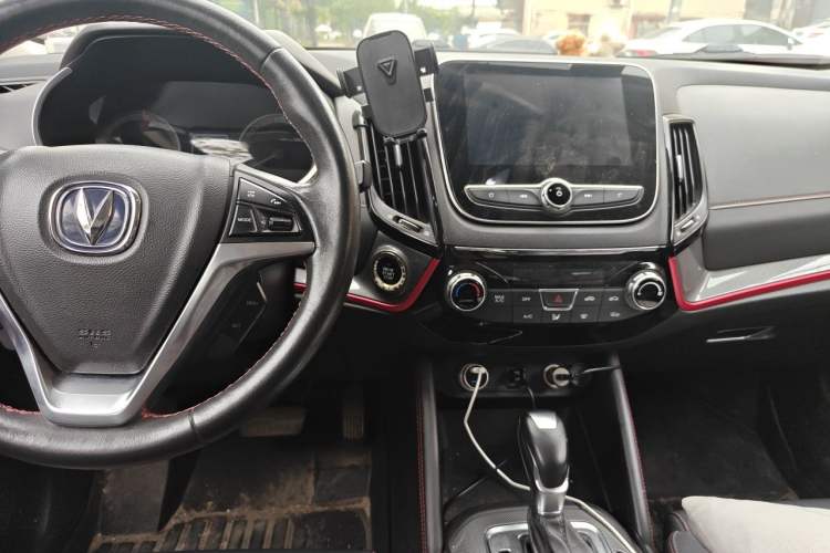 Used CHANGAN CS55 2017 1.5T Automatic Colorful Edition Center Console