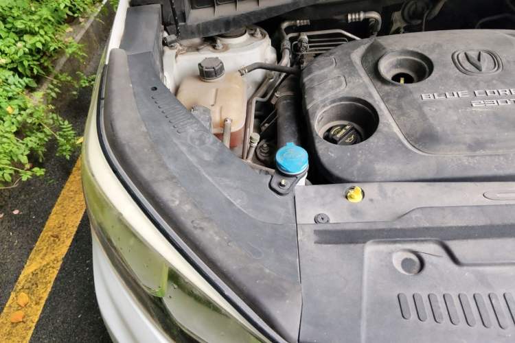 Used CHANGAN CS55 2017 1.5T Manual Colorful Edition Engine Bay Right