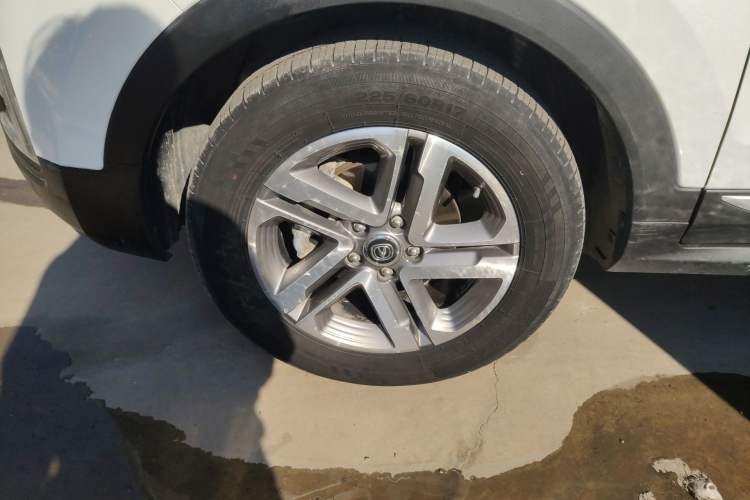 Used CHANGAN CS55 2017 1.5T Manual Colorful Edition Exterior 4