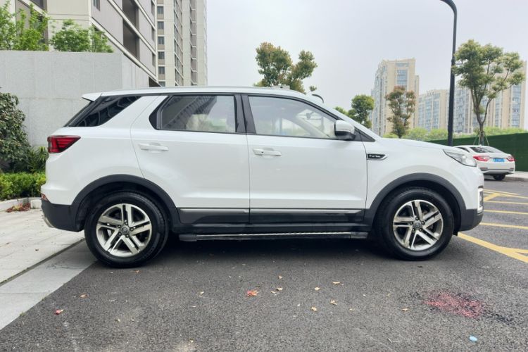 Used CHANGAN CS55 2017 1.5T Automatic Colorful Edition Exterior 8