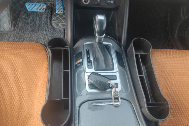 Used CHANGAN CS55 2017 1.5T Automatic Colorful Edition Gear Lever
