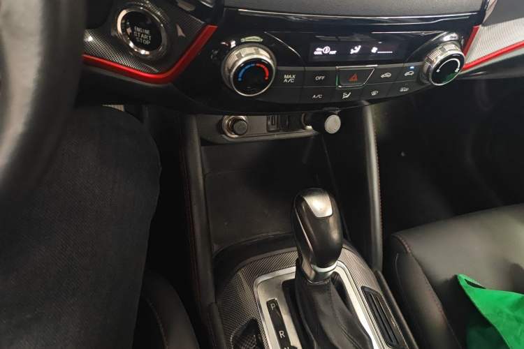Used CHANGAN CS55 2017 1.5T Automatic Colorful Edition Gear Lever