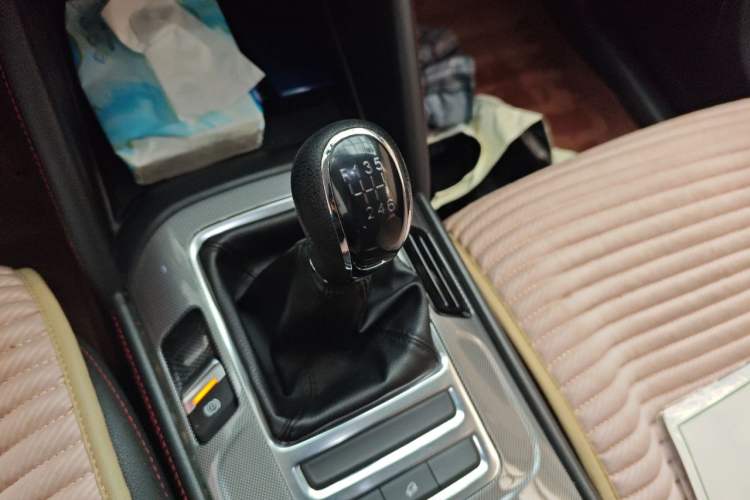 Used CHANGAN CS55 2017 1.5T Manual Ignition Model Gear Lever