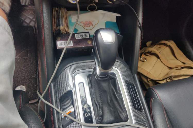 Used CHANGAN CS55 2017 1.5T Automatic Colorful Edition Gear Lever