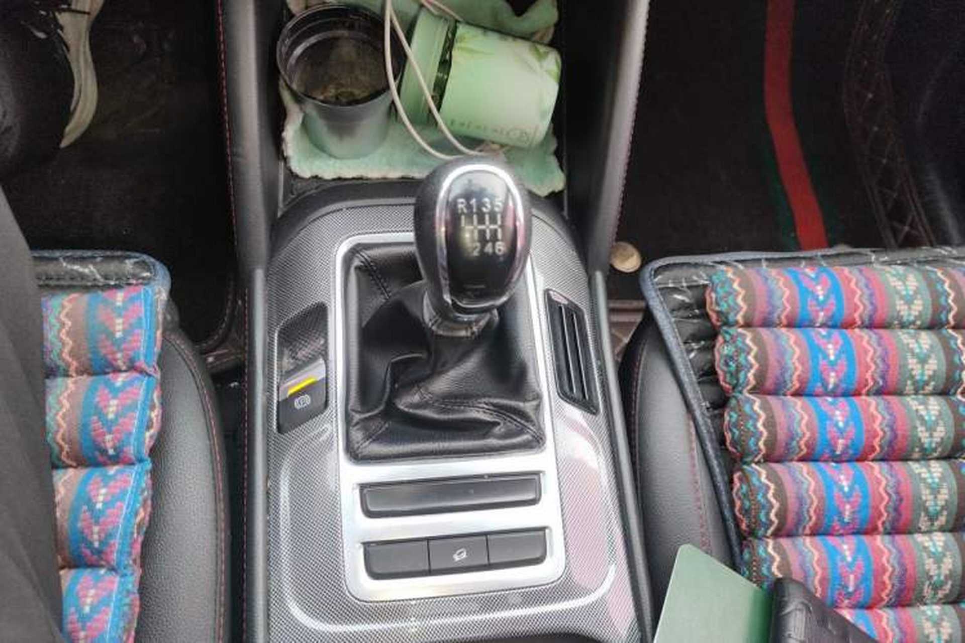 Used CHANGAN CS55 2017 1.5T Manual Colorful Edition Gear Lever