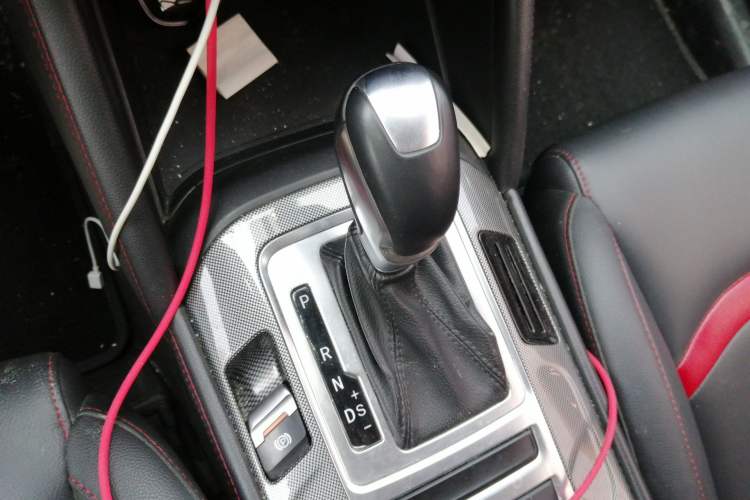Used CHANGAN CS55 2017 1.5T Automatic Colorful Edition Gear Lever