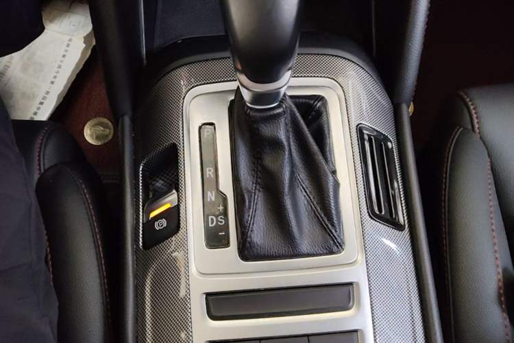 Used CHANGAN CS55 2017 1.5T Automatic Colorful Edition Gear Lever