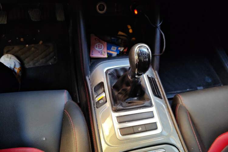 Used CHANGAN CS55 2017 1.5T Manual Colorful Edition Gear Lever