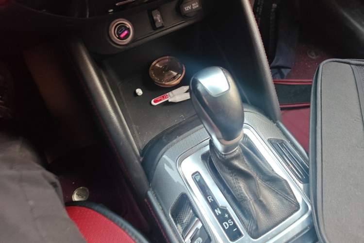 Used CHANGAN CS55 2017 1.5T Automatic Colorful Edition Gear Lever