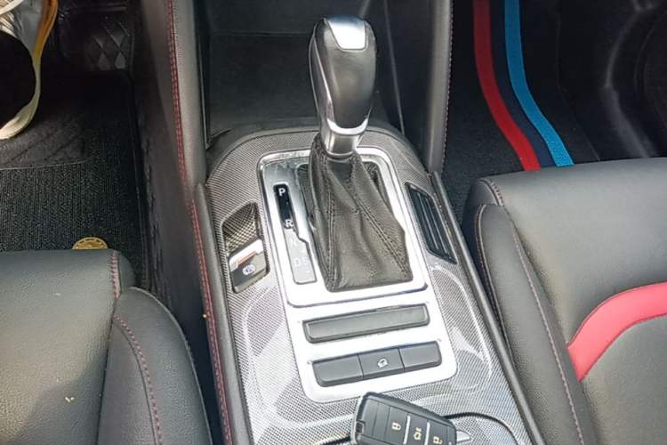 Used CHANGAN CS55 2017 1.5T Automatic Colorful Edition Gear Lever