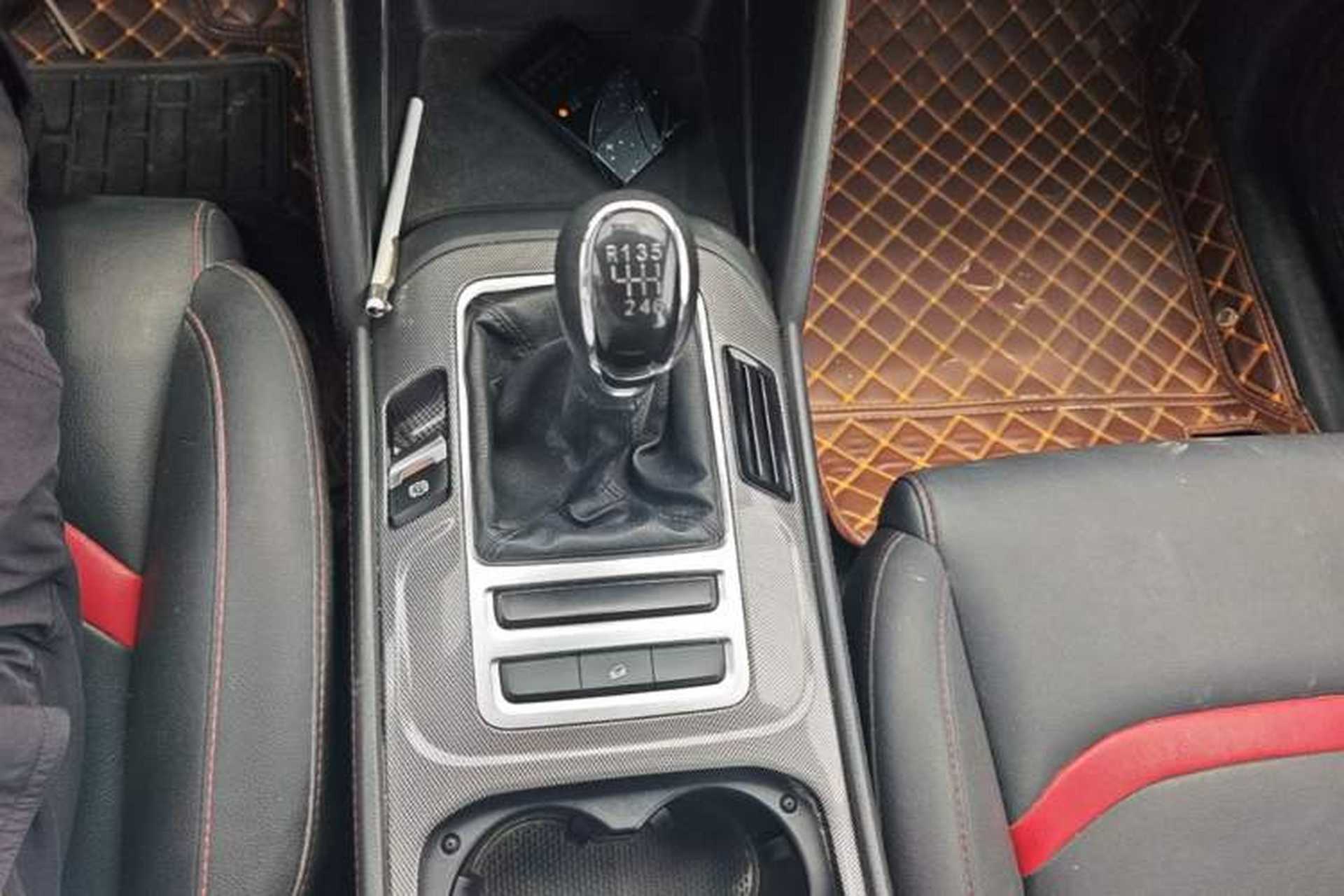 Used CHANGAN CS55 2017 1.5T Manual Colorful Edition Gear Lever