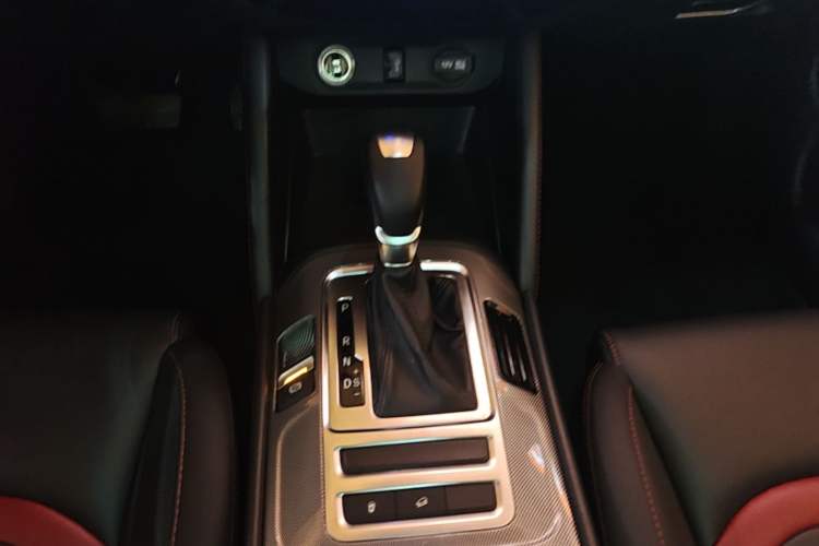 Used CHANGAN CS55 2017 1.5T Automatic Xuan Dong Model Gear Lever