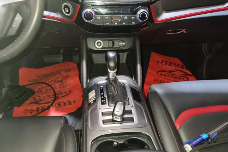 Used CHANGAN CS55 2017 1.5T Automatic Colorful Edition Gear Lever