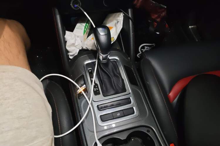 Used CHANGAN CS55 2017 1.5T Automatic Colorful Edition Gear Lever