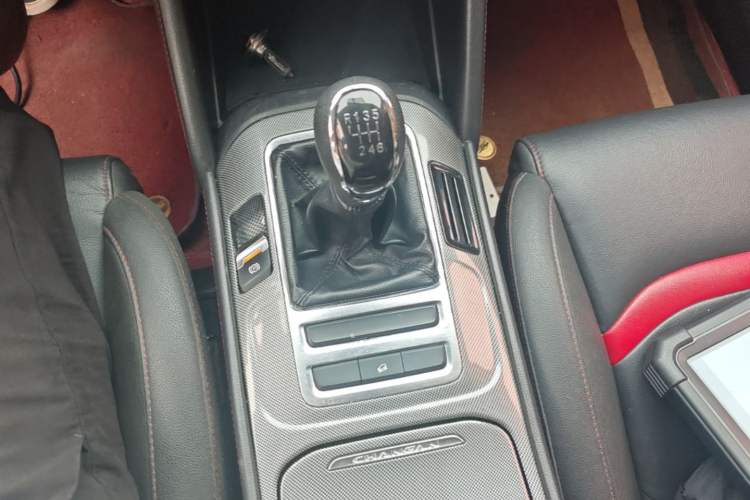 Used CHANGAN CS55 2017 1.5T Manual Colorful Edition Gear Lever
