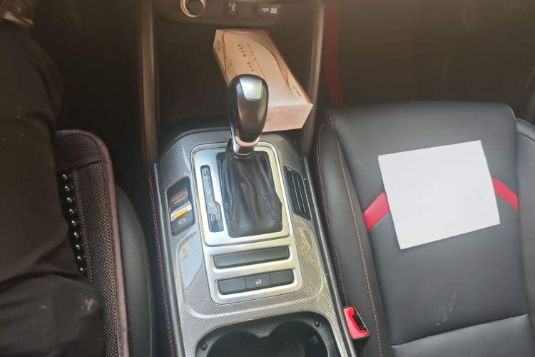Used CHANGAN CS55 2017 1.5T Automatic Colorful Edition Gear Lever
