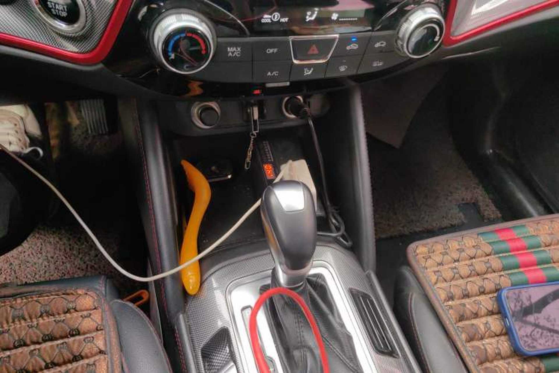 Used CHANGAN CS55 2017 1.5T Automatic Colorful Edition Gear Lever