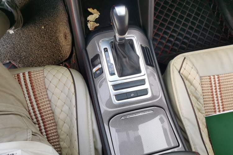 Used CHANGAN CS55 2017 1.5T Automatic Colorful Edition Gear Lever