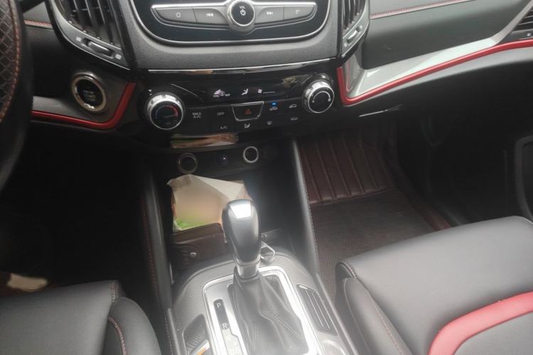 Used CHANGAN CS55 2017 1.5T Automatic Colorful Edition Gear Lever
