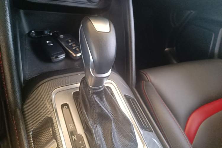 Used CHANGAN CS55 2017 1.5T Automatic Colorful Edition Gear Lever